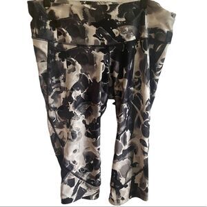 Under Armour Marble HeatGear Capri Crop Leggings